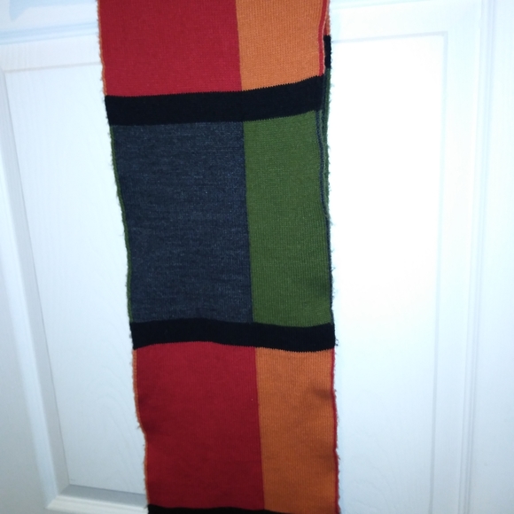 GUESS Fashion Winter Scarf Color Block Black Grey - Picture 4 of 5